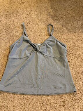 Athleta Twist Front Top Size M/L